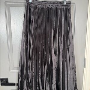 Elegant Black Pleated Skirt